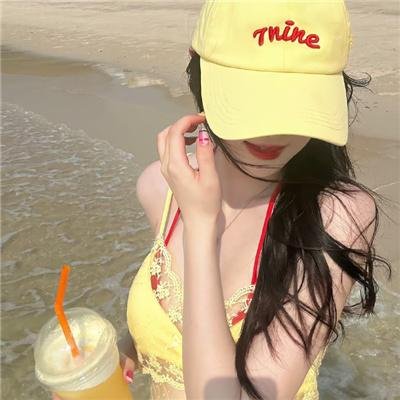 怪笑少女